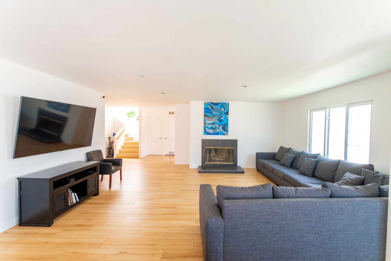 LivingNow Sober Living For Men with a comfortable living room for residents to hangout.